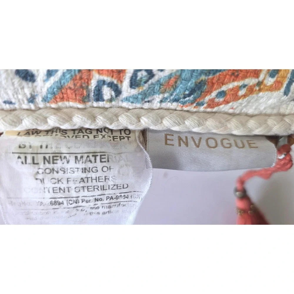 Envogue decorative throw